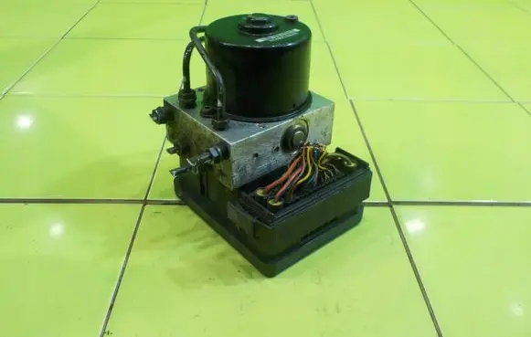 BMW Z4 E85 E86 ABS Pump 6764088