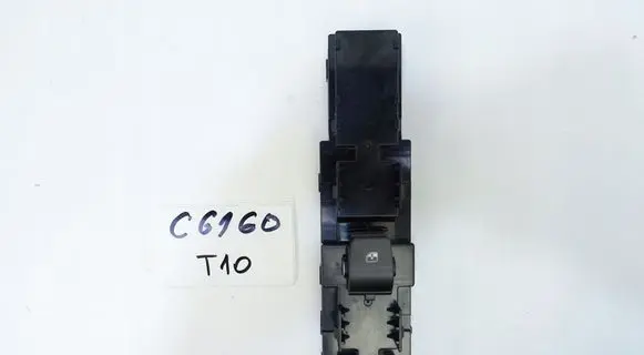 Hyundai i30 Tailgate/trunk/boot open switch 