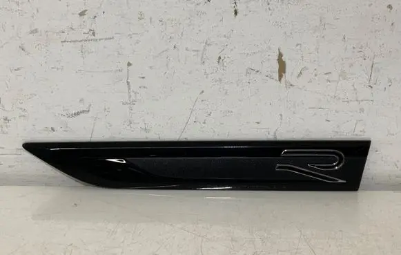 Volkswagen Golf VIII Fender model badge letters 5H0853688J
