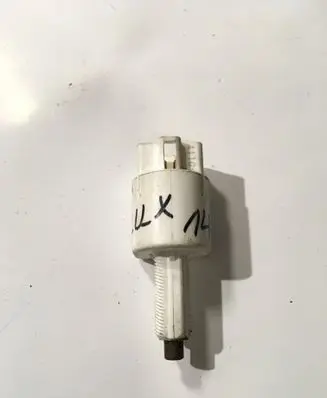 Toyota Hilux (AN10, AN20, AN30) Brake pedal sensor switch