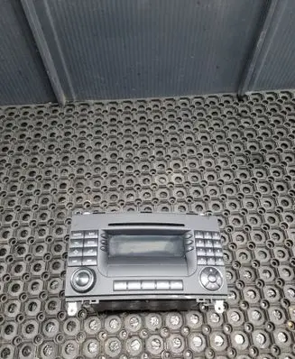 Mercedes-Benz B W245 Radio/CD/DVD/GPS head unit A1698209689 A2038270062