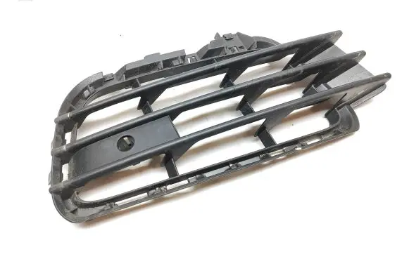 Volkswagen Touareg II Front bumper lower grill 7P6919494