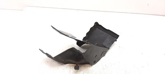 Radiator mount bracket