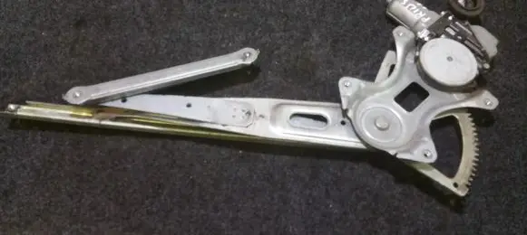 Toyota Prius (XW30) Sliding door window regulator with motor