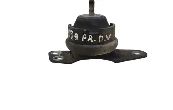 Citroen C5 Engine mount bracket