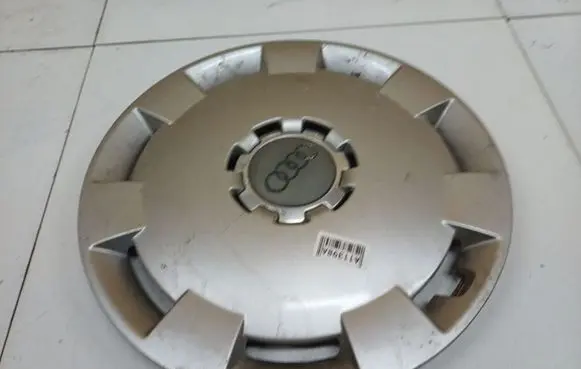Audi A3 S3 8P R16 wheel hub/cap/trim 8P0601147A