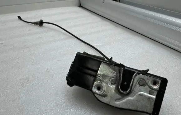 Tesla Model S Front door lock 600891300B
