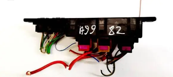 Volkswagen Golf IV Fuse box set 8L0941882