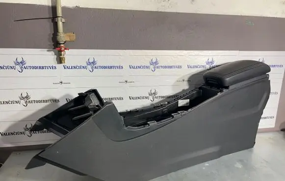 Mercedes-Benz B W246 W242 Armrest E0524610001 A2466801702 1206498