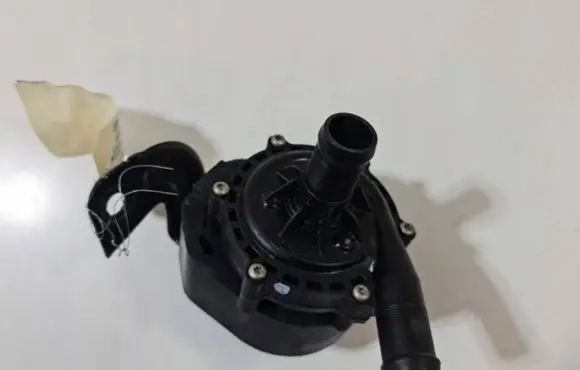 Tesla Model X Water pump 1035358-00-G 103535800G 1035358