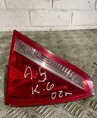 Audi A5 8T 8F Tailgate rear/tail lights 8T0945093 AU484