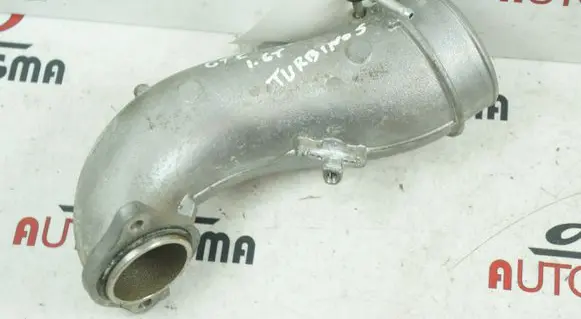 Opel Astra J Turbo air intake inlet pipe/hose 55567766