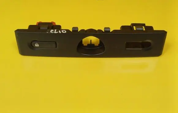 Renault Clio II Central locking switch button 8200071224