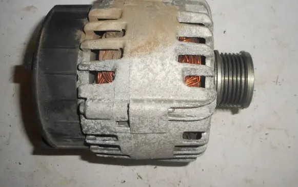 Renault Megane III Generator/alternator 231000543R