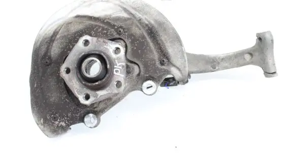 Audi A4 S4 B9 8W Front wheel hub