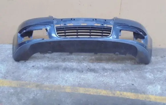 Volkswagen Golf V Front bumper 1K0807221D