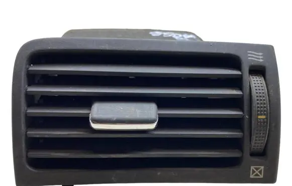Toyota Avensis T250 Dashboard side air vent grill/cover trim