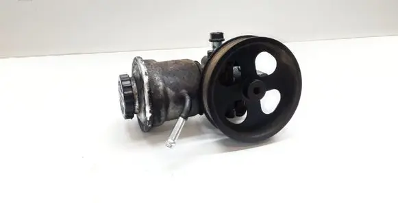 Toyota Avensis T250 Power steering pump