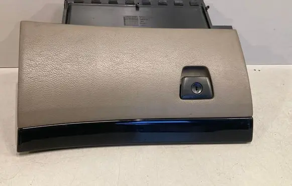 Volvo XC90 Glove box 3409421 3409563