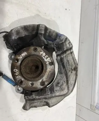 BMW 5 E60 E61 Front wheel hub spindle knuckle 6760953L