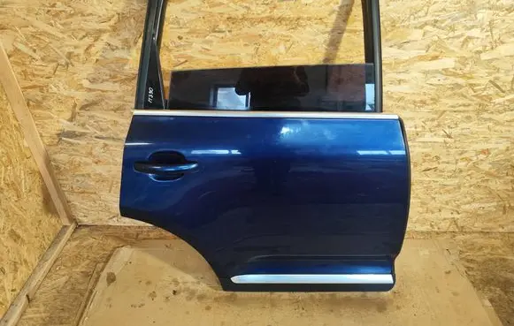 Volkswagen Touareg I Rear door