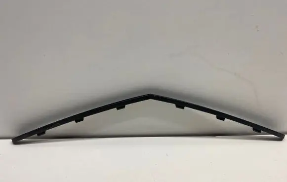 Chevrolet Camaro Front bumper upper radiator grill 92194280