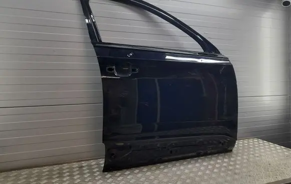 Audi Q7 4M Front door