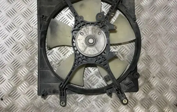 Mitsubishi Space Runner Radiator cooling fan shroud 1680003100 168000-3100
