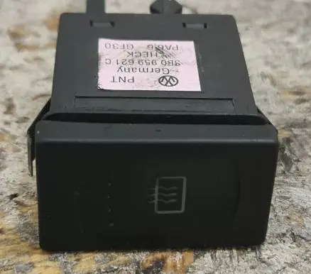Volkswagen PASSAT B5 Windscreen/window heater switch