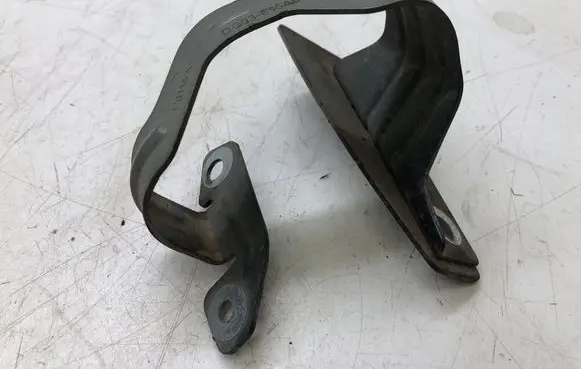 Ford Mondeo MK V Fender mounting bracket DDG93F16A090AA
