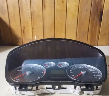 Speedometer (instrument cluster)