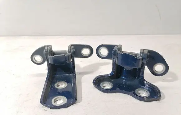 Toyota Avensis T270 Rear door upper hinge ES03