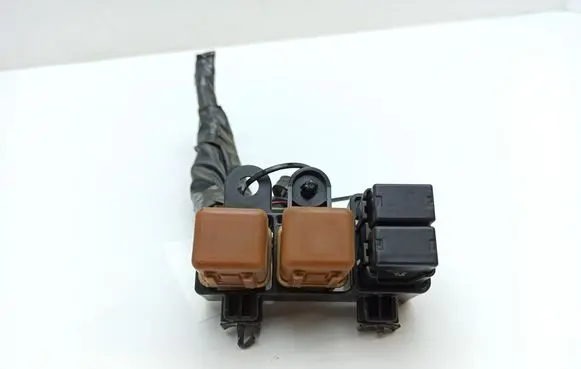Subaru Legacy Relay mounting block 