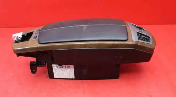 BMW 7 E38 Center console 7011600