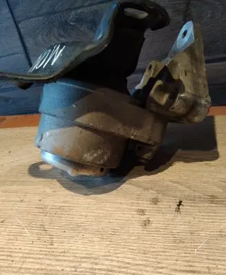 Ford Mondeo Mk III Engine mount bracket 6542HL815M20 1S716F012CE 1S716037BA