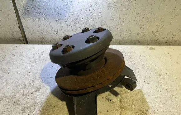 Iveco Daily 40.8 Front wheel hub
