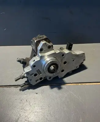 Mercedes-Benz S W220 Fuel injection high pressure pump A6480700001 0445010078