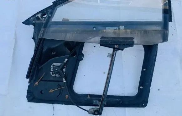 Audi 100 200 5000 C3 Front door window/glass frame 