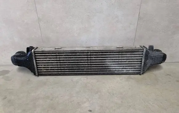 Mercedes-Benz E W212 Intercooler radiator A2045000200 6770176