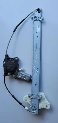 Hyundai i10 Front door window regulator motor 82450B4000