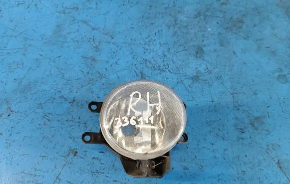 Toyota Prius (XW30) Front fog light 810250W020