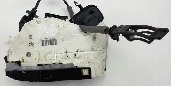 Volkswagen Golf VII Rear door lock 5K4839015R