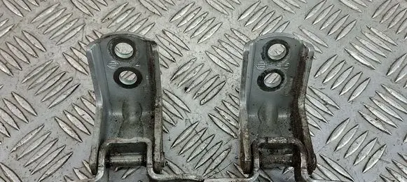 Nissan X-Trail T32 Front door hinge set 