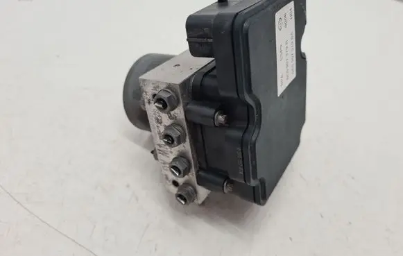 Skoda Fabia Mk3 (NJ) ABS Pump 6C0907379R 6R0907379BA 6C0614517R