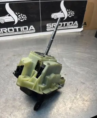 Mercedes-Benz C W203 Gear shifter/selector A2032672524 01058049