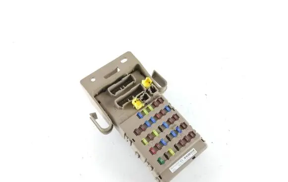 Subaru Outback Fuse module 82201AJ000 012717