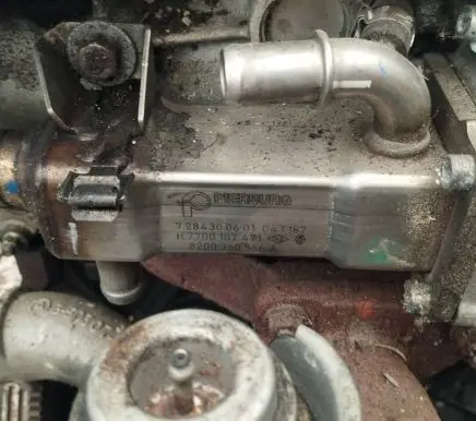 Renault Scenic II - Grand scenic II EGR valve cooler 8200360566a 7700107471