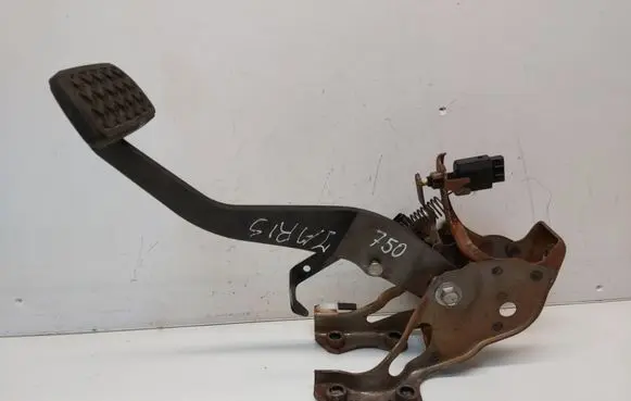 Toyota Yaris Brake pedal 8951033030