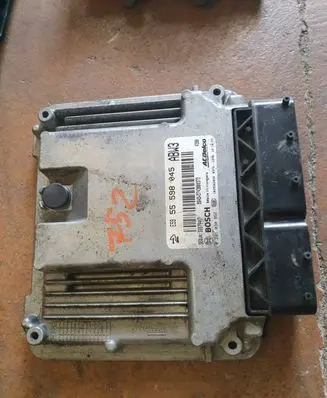 Opel Astra J Engine control unit/module 55598045 55579447