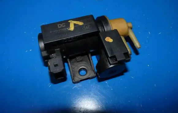 Mercedes-Benz C W205 Turbo solenoid valve 820079018